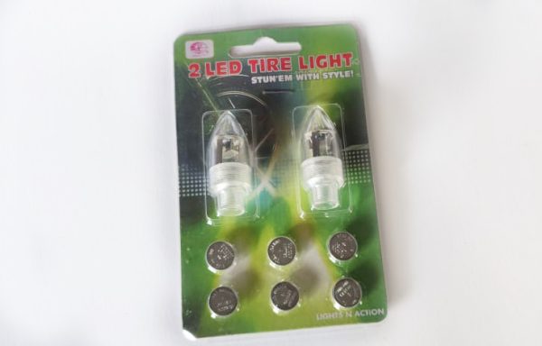 E- PAR DE LUCES TAPA DE VALVULAS C/BATERIAS INCLUIDAS