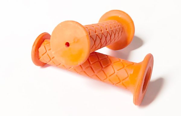 2- PAR DE PUÑOS BMX SOFT GRIP COLOR NARANJA