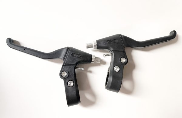 2- PAR DE MANILLAS DE FRENO MTB NEGRAS RESINA FEIXIANG