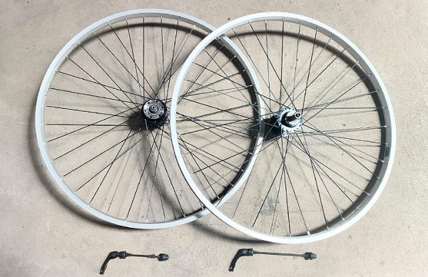 2- PAR DE AROS 27,5″ AL SENCILLO F/DISCO BOCINA ROLL PARA PIÑON ROSCA CON AGUJAS