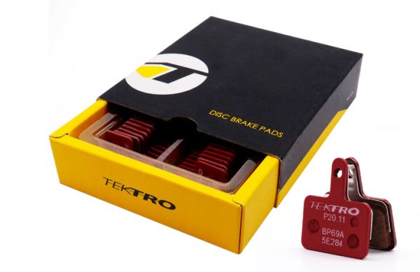 7- PASTILLAS TEKTRO CUADRADAS POR CAJA ROJAS METAL CERAMICA P20 (15PARES)